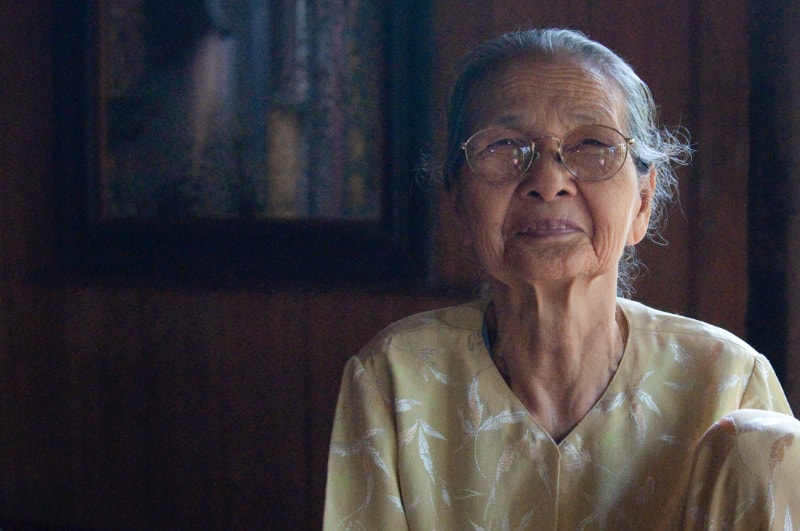An image of an elderly lady